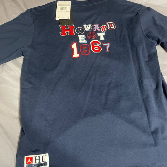 Navy Blue JORDAN Women’s Shirt
Lose fit - Picture 1 of 2